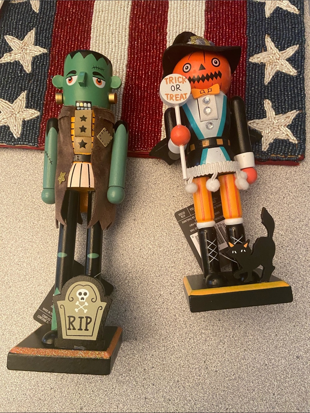 Kurt Adler Halloween Nutcracker Duo - Green & Orange - Picture 2 of 3